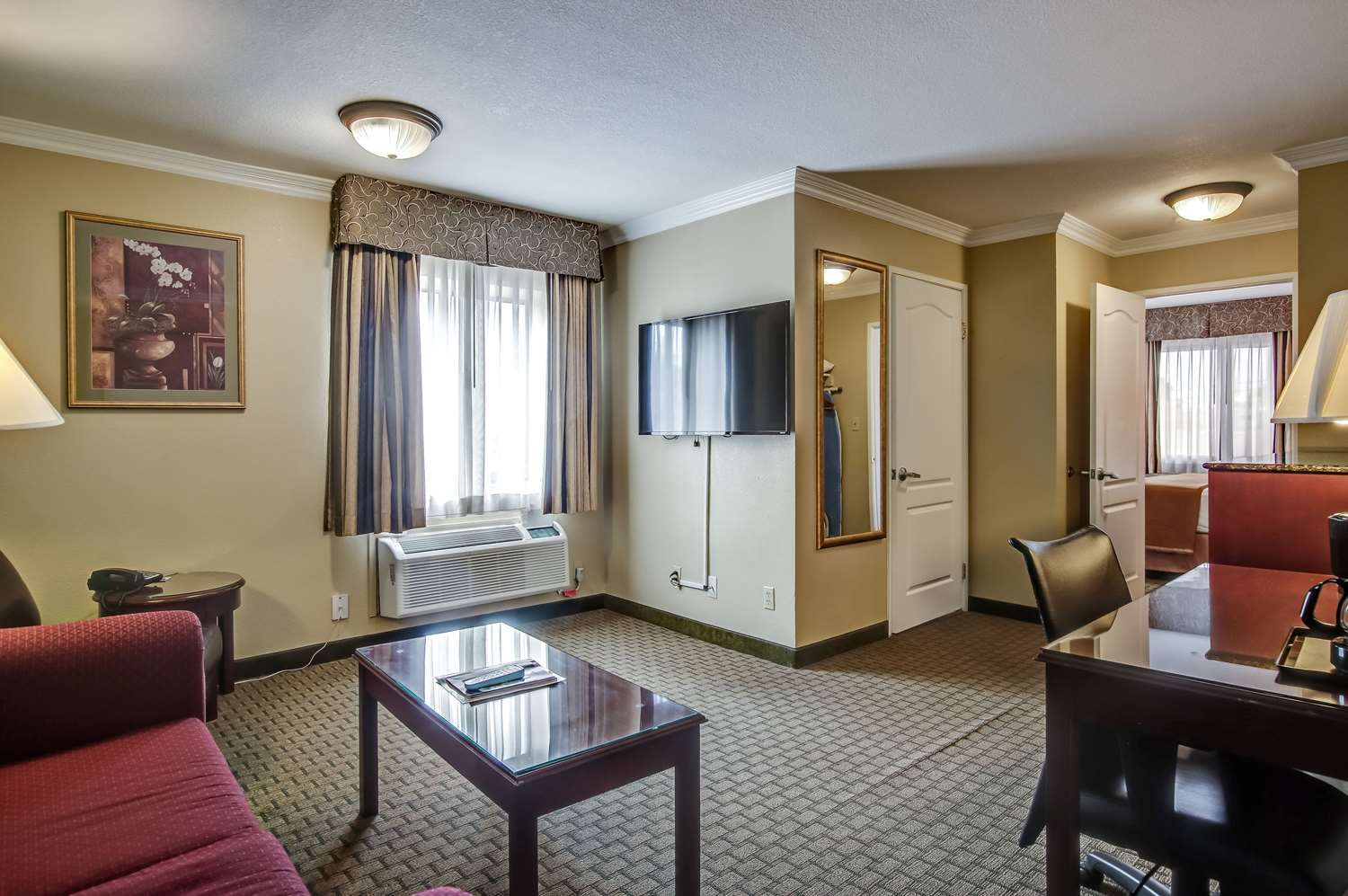 Howard Johnson By Wyndham Reseda Hotel & Suites Los Angeles Exterior photo